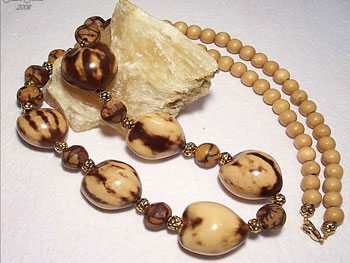 Manufacturers Exporters and Wholesale Suppliers of Wood Beads and Nuts varanasi Uttar Pradesh